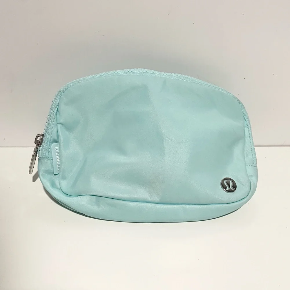 Lululemon Everywhere Belt Bag Mint Green‎ Blue Athletica Aqua